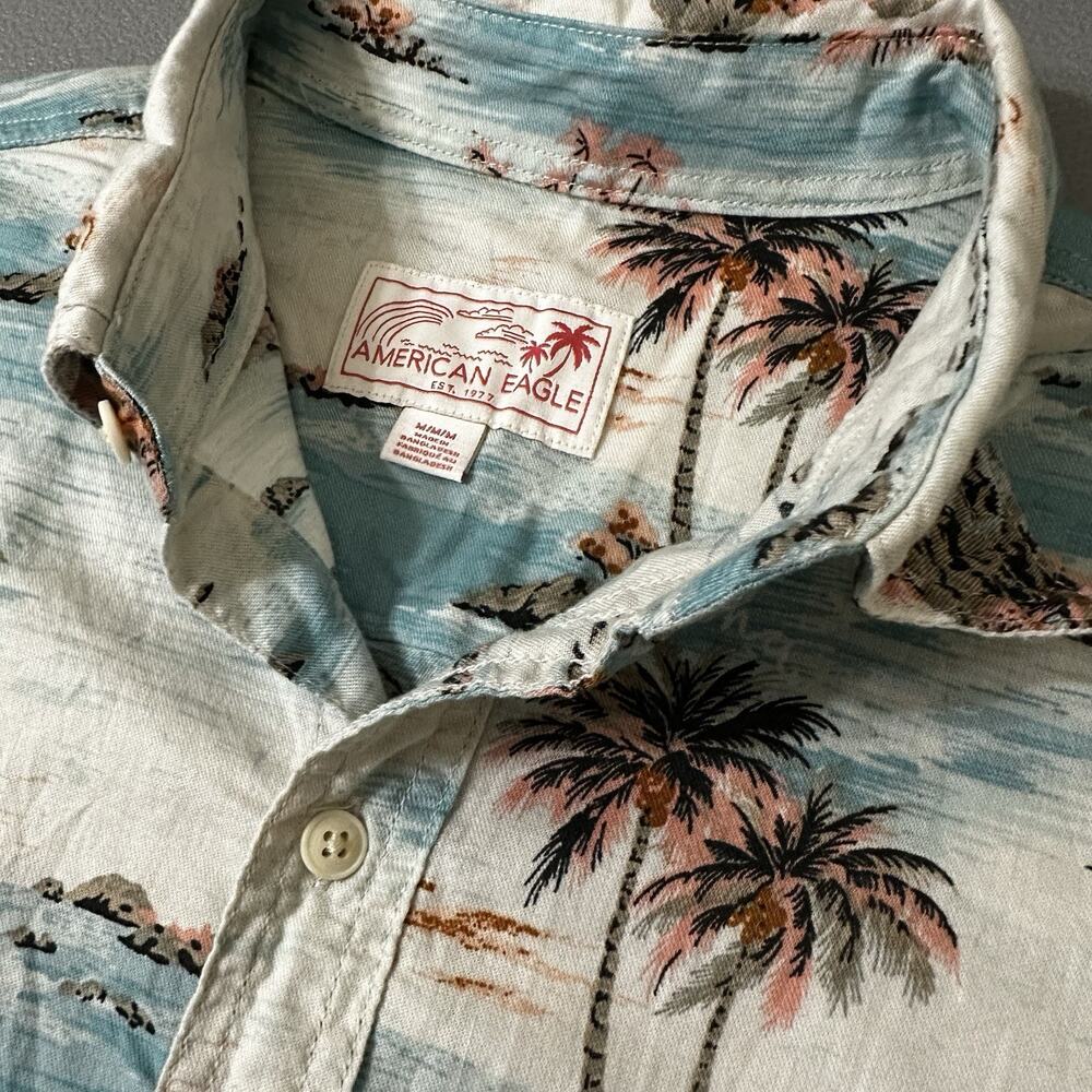 American Eagle Outfitters Shirt Mens Size Medium Blue Hawaiian Palm Trees Aloha